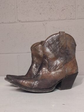 Ariat Women's Brushed Silver Circuit Cruz Boots 10029644, Size 8.5